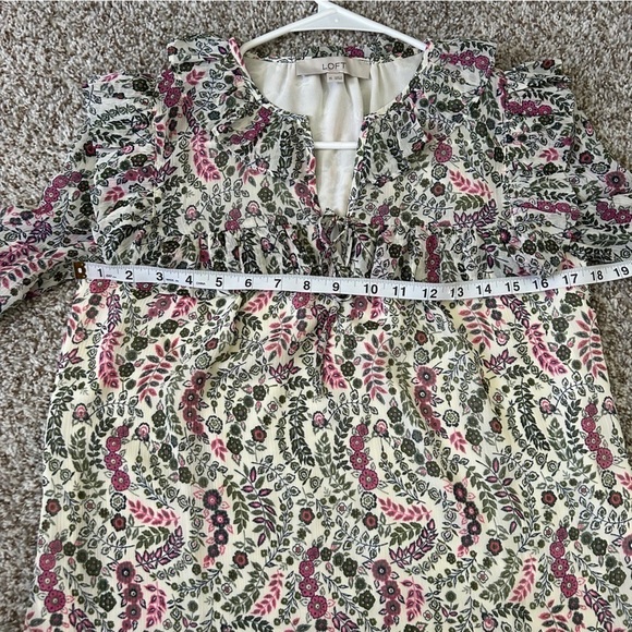 LOFT Cream Pink Green Floral Ruffle Long Sleeve Blouse XS Spring - Picture 6 of 6